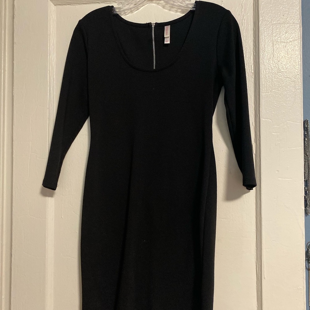 Xhiliaration form fitting black dress